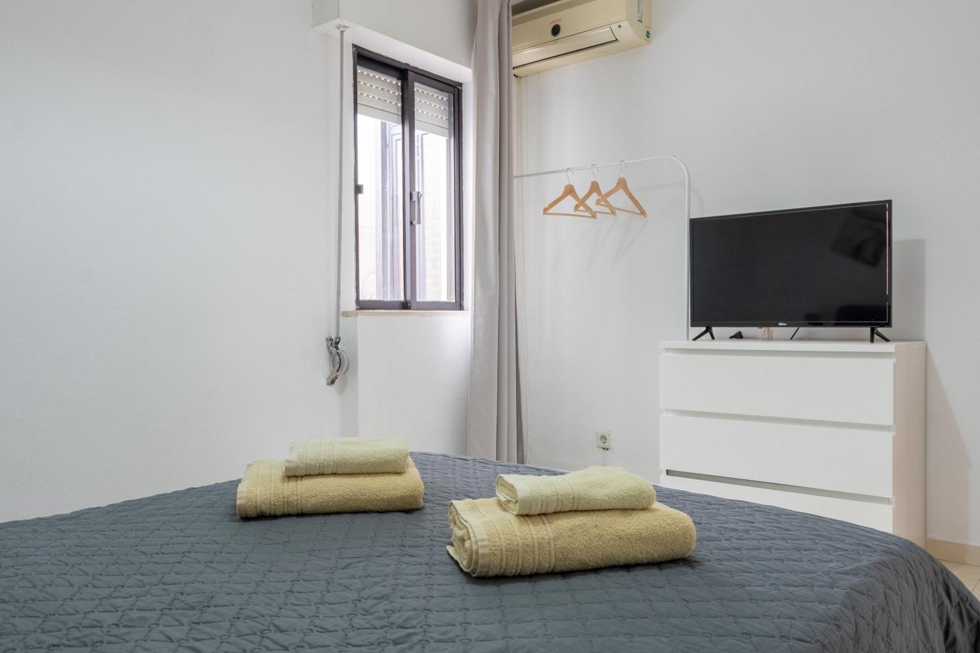 Blife Martinya House - Private Rooms And Apartments Olhão Esterno foto